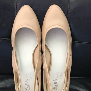 Pre-owned, very comfy with Nike Air flats